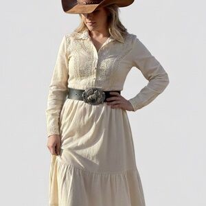 VTG Wolf Buckle Leather Belt western cowboy cowgirl vintage